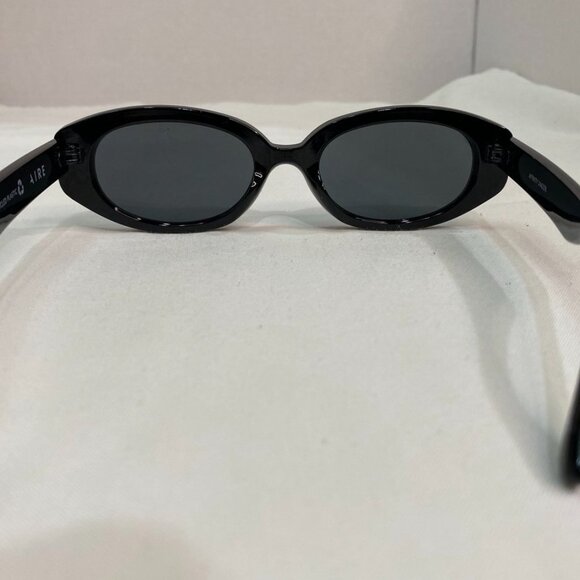 AIRE Affinity Oval Sunglasses Black Frame Smoke Mono Lens Unisex NWOT - Picture 4 of 11